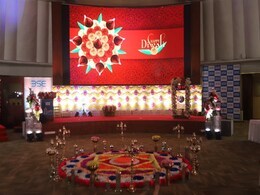 Diwali 2020 : मुहूर्त कारोबार में सेंसेक्स और निफ्टी सर्वकालिक ऊंचाई पर Diwali 2020 : मुहूर्त कारोबार में सेंसेक्स और निफ्टी सर्वकालिक ऊंचाई पर