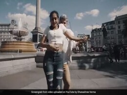 लंदन की सड़कों पर Dhanashree Verma ने 'सेनोरिटा' गाने पर किया रोमांटिक डांस, युजवेंद्र चहल की मंगेतर का देखें Video लंदन की सड़कों पर Dhanashree Verma ने 'सेनोरिटा' गाने पर किया रोमांटिक डांस, युजवेंद्र चहल की मंगेतर का देखें Video