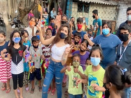 Tulsi Kumar's Special Gesture For Kids This Diwali: "Spreading Smiles Is The Best Gift We Could Give" Tulsi Kumar's Special Gesture For Kids This Diwali: "Spreading Smiles Is The Best Gift We Could Give"