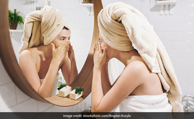 Night Skin Care Routine: 4 Home Remedies To Nourish And Rejuvenate Skin Overnight