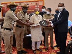 TVS Donates 25 Apache RTR 160 Motorcycles To Bengaluru Police