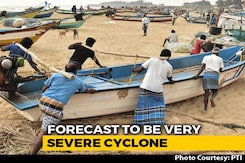 Cyclone Nivar Turning Stronger, To Hit Tamil Nadu, Puducherry With Strong Winds Cyclone Nivar Turning Stronger, To Hit Tamil Nadu, Puducherry With Strong Winds
