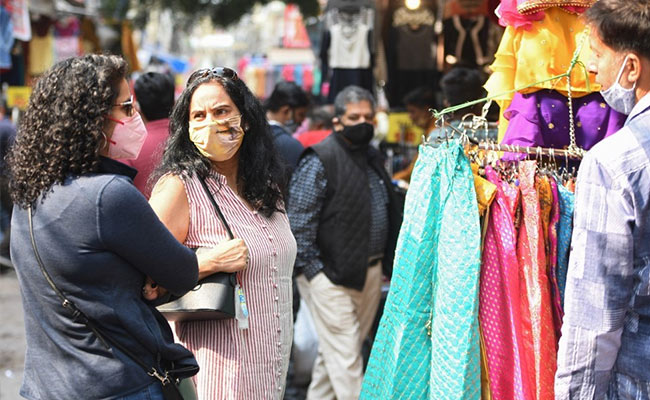Masks Alone May Not Stop COVID-19 Spread, Physical Distancing Key: Study
