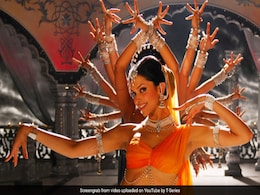 'ओम शांति ओम' नहीं ये थी दीपिका पादुकोण की पहली फिल्म, लोगों ने दे डाली थी ढंग से रोने की सलाह 'ओम शांति ओम' नहीं ये थी दीपिका पादुकोण की पहली फिल्म, लोगों ने दे डाली थी ढंग से रोने की सलाह