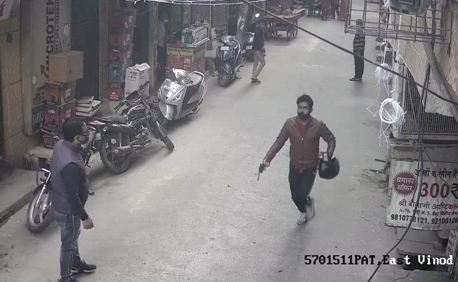 Caught On Camera: Man With Gun Snatches Woman's Gold Chain In Delhi