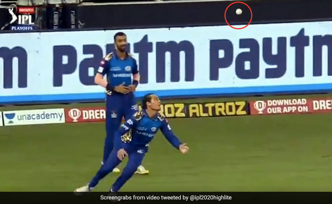 IPL 2020: राहुल चहर ने हवा में उड़कर पकड़ा ऐसा अजीबोगरीब कैच, देखकर हंस पड़े रोहित शर्मा - देखें Video