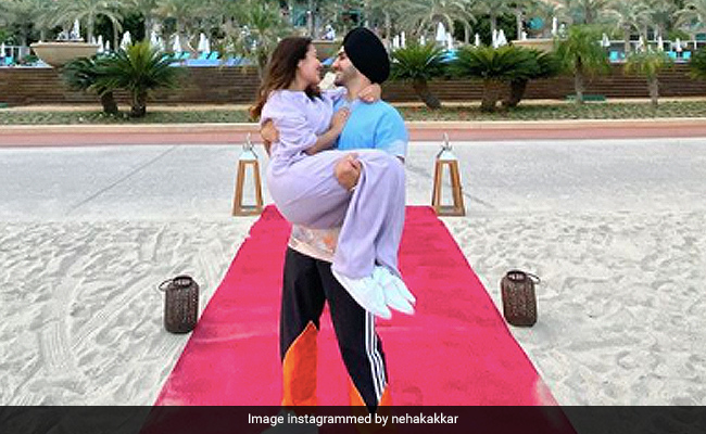 Neha Kakkar और रोहनप्रीत ने शेयर की हनीमून डायरीज, कैमरे में कैद हुए कुछ खास लम्हे- देखें Photos