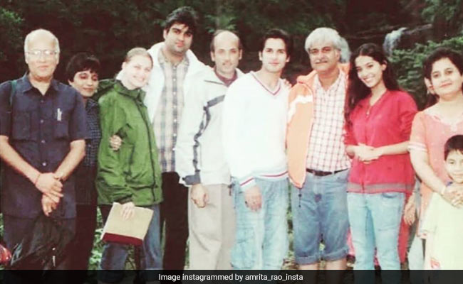 On 14 Years Of <i>Vivah</i>, A Pic Of Shahid Kapoor And Amrita Rao From The "Last Day Of Shoot"