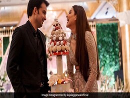 Unseen Pics Of Kajal Aggarwal's Wedding Reception Out; Don't Miss The Unique Cake Unseen Pics Of Kajal Aggarwal's Wedding Reception Out; Don't Miss The Unique Cake