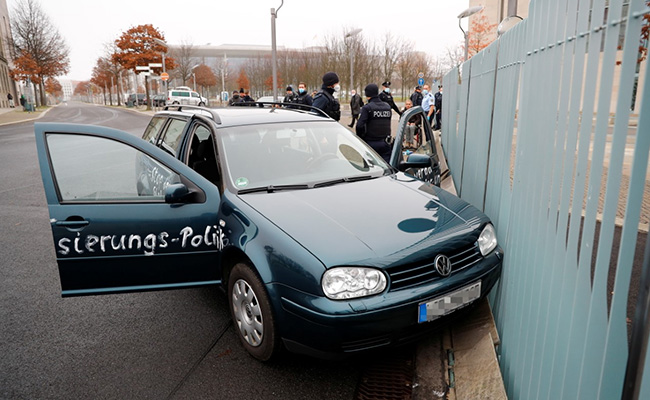 Car Crashes Into The Gate Of Angela Merkel's Office, Driver Arrested