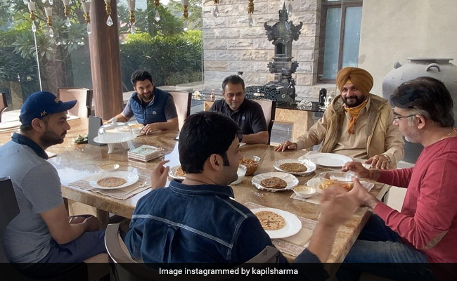 कपिल शर्मा ने नवजोत सिंह सिद्धू से की मुलाकात, साथ बैठ परांठे खाते आए नजर- खूब वायरल हो रही हैं Photos