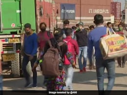 Protesting Non-Payment Of Sugarcane Dues, Farmers Block Punjab Highway Protesting Non-Payment Of Sugarcane Dues, Farmers Block Punjab Highway