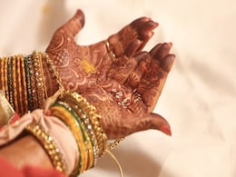 Mehendi Designs: ट्रेंड में हैं मेहंदी के ये खूबसूरत डिजाइन, फेस्टिवल पर आप भी करें ट्राई Mehendi Designs: ट्रेंड में हैं मेहंदी के ये खूबसूरत डिजाइन, फेस्टिवल पर आप भी करें ट्राई