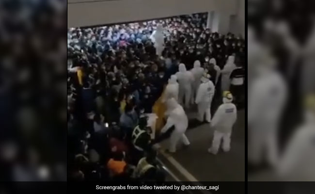 Shanghai Airport Conducts Mass Testing Of Staff After Covid Cases Reported