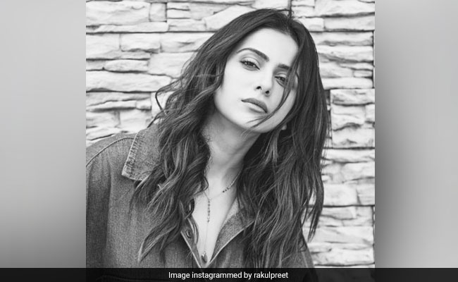 Rakul Preet Singh Joins Amitabh Bachchan And Ajay Devgn In <i>Mayday</i>