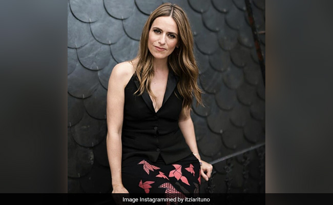 '<i>Money Heist</i>' Actor Sings '<i>Chunari Chunari</i>', Impresses Sushmita Sen