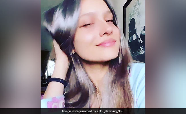 Ankita Lokhande ने चेंज किया हेयरस्टाइल, नए लुक में कैमरे के सामने यूं दिया पोज- देखें Video