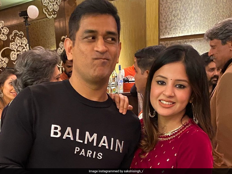 MS Dhoni Breaking Into Dance Moves With Sakshi, Ziva, Friends Will Leave You Smiling. Watch