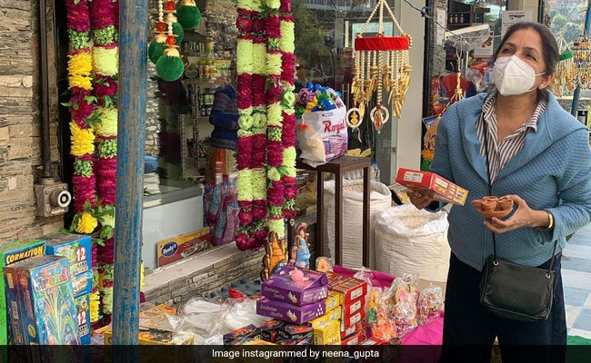 A Scene From Neena Gupta's Diwali Shopping In Mukteshwar