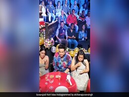 ऑडियंस में बैठकर सुमोना, भारती और कृष्णा खा रहे थे चिप्स, Video बनाते हुए अर्चना पूरन सिंह बोलीं- मेरे पैसे तो नहीं कटेंगे... ऑडियंस में बैठकर सुमोना, भारती और कृष्णा खा रहे थे चिप्स, Video बनाते हुए अर्चना पूरन सिंह बोलीं- मेरे पैसे तो नहीं कटेंगे...