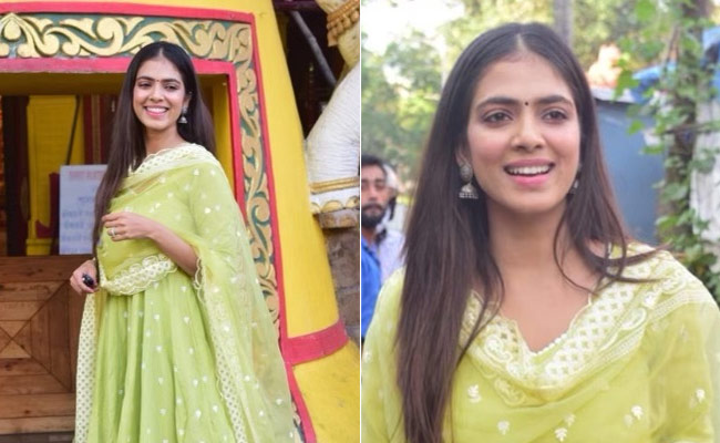 Malavika Mohanan's Green <i>Anarkali</i> Suit Lends A Pop Of Colour In Time For Diwali