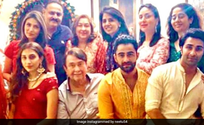 ऋषि कपूर के बिना बीता नीतू कपूर का पहला करवाचौथ, परिवार की Photo शेयर कर बोलीं- कपूर साहब आपकी...