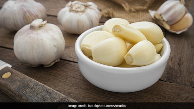 Gut health: Garlic and flaxseeds are some of the best prebiotics