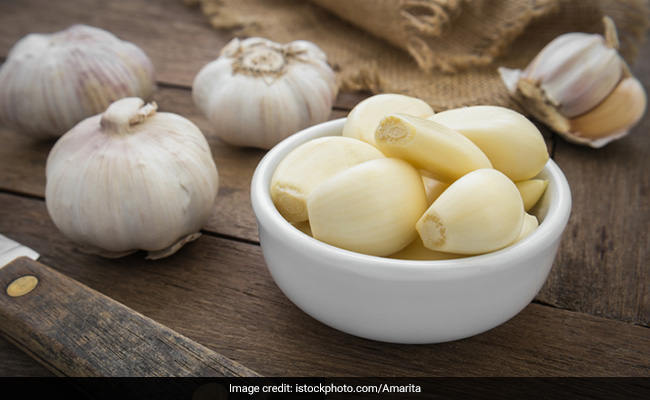 Gut health: Garlic and flaxseeds are some of the best prebiotics
