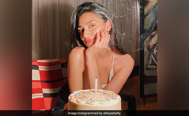 Athiya Shetty's Pastel-Hued Birthday Cake Is All We Want To Eat Today!