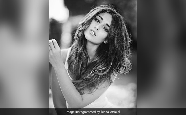 इलियाना डिक्रूज ने इस अंदाज में पोस्ट की Photo, कैप्शन पर खूब आ रहे रिएक्शन