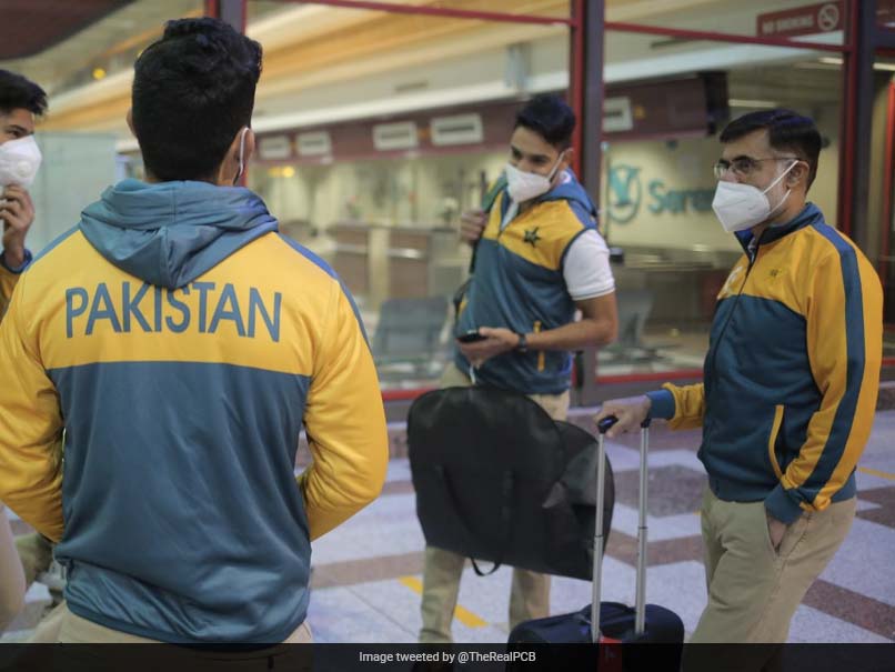 न्यूजीलैंड दौरे पर गई पाकिस्तानी क्रिकेट टीम को झटका, 6 खिलाड़ी कोरोना पॉजिटिव हुए