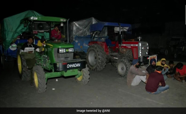 Farmers' Protest in Delhi LIVE Updates: सिंधु बॉर्डर पर ठहरे किसान, बना रहे हैं आगे की योजना