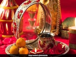 Karwa Chauth 2022: करवा चौथ के दिन इन रंगों के कपड़े पहनकर करें पूजा, पति की उम्र होगी लंबी और घर में आएगी सुख-समृद्धि! Karwa Chauth 2022: करवा चौथ के दिन इन रंगों के कपड़े पहनकर करें पूजा, पति की उम्र होगी लंबी और घर में आएगी सुख-समृद्धि!