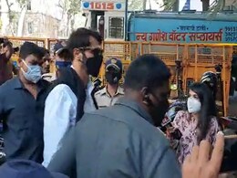 ड्रग मामले की जांच में पूछताछ के लिए अभिनेता अर्जुन रामपाल NCB के मुंबई ऑफिस पहुंचे ड्रग मामले की जांच में पूछताछ के लिए अभिनेता अर्जुन रामपाल NCB के मुंबई ऑफिस पहुंचे