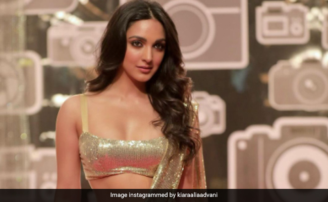 Kiara Advani Glistens Like Gold In A Shimmery Sequin Party <i>Saree</i>
