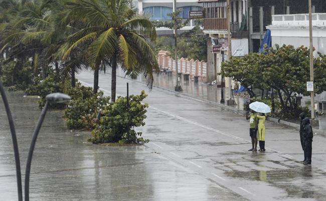 Cyclone Nivar LIVE Updates: Cyclone Nivar To Hit Karnataka, Weather Office Issues Yellow Alert