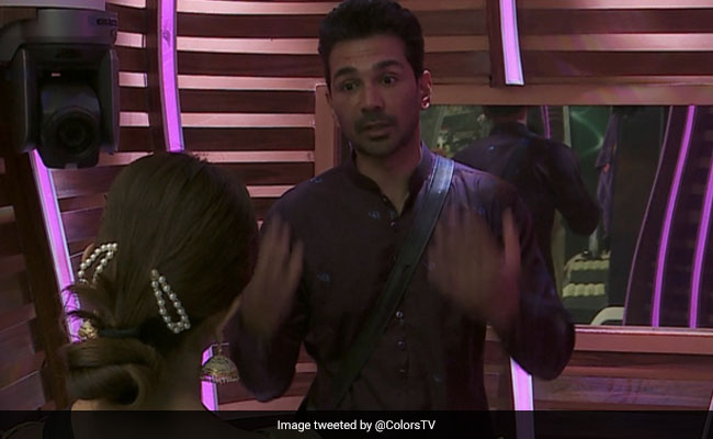 <i>Bigg Boss 14</i> Written Update November 20, 2020: Abhinav Shukla Schools Wife Rubina Dilaik During The Captaincy Task