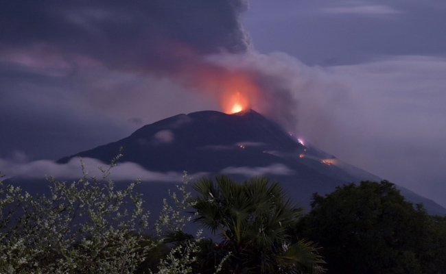 Volcano Erupts In Indonesia, Spews Smoke 4 Km High; Thousands Evacuated