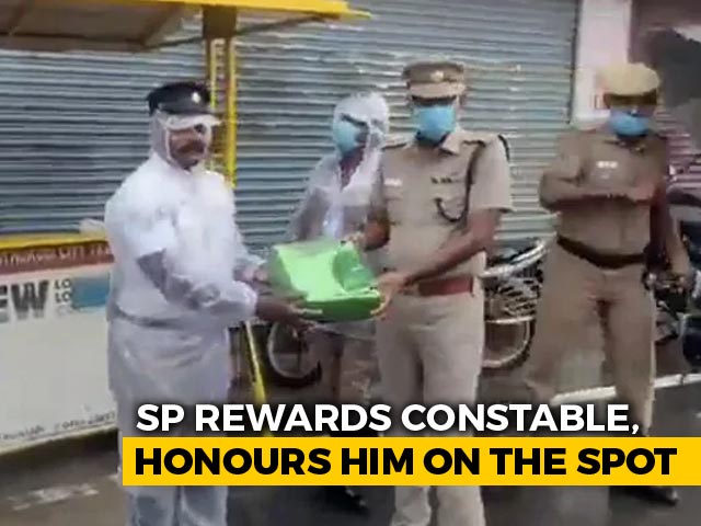 Tamil Nadu Cop Stood In Heavy Rain For 4 Hours To Manage Traffic