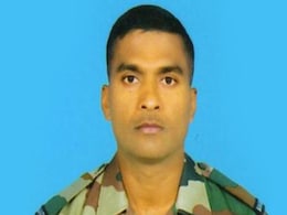 नौशेरा सेक्टर में पाकिस्तानी सीजफायर उल्लंघन का सेना ने दिया मुंहतोड़ जवाब, एक जवान शहीद नौशेरा सेक्टर में पाकिस्तानी सीजफायर उल्लंघन का सेना ने दिया मुंहतोड़ जवाब, एक जवान शहीद