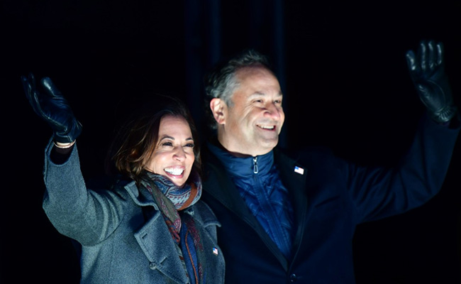अमेरिकी उपराष्ट्रपति Kamala Harris के पति को बम धमाके के खतरे से बचा कर निकाला गया