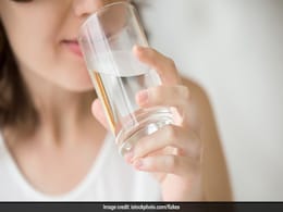Benefits Of A Glass Of Water: सर्दियों में हर समय आपके पास एक गिलास पानी क्यों होना चाहिए? यहां हैं 6 दिलचस्प कारण Benefits Of A Glass Of Water: सर्दियों में हर समय आपके पास एक गिलास पानी क्यों होना चाहिए? यहां हैं 6 दिलचस्प कारण