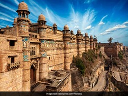 Gwalior Fort: ग्वालियर का किला देखने जा रहे हैं, तो उससे जुड़ी ये खास बातें भी जरूर जानें Gwalior Fort: ग्वालियर का किला देखने जा रहे हैं, तो उससे जुड़ी ये खास बातें भी जरूर जानें
