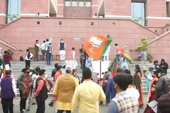 Bihar Results: NDA In Lead, But Tejashwi Yadav+ Narrows Gap Bihar Results: NDA In Lead, But Tejashwi Yadav+ Narrows Gap