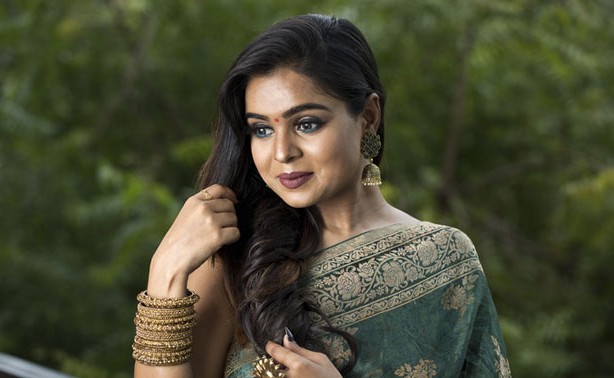 These Beautiful <i>Sarees</i> Will Instantly Amp Up Your Ethnic Style