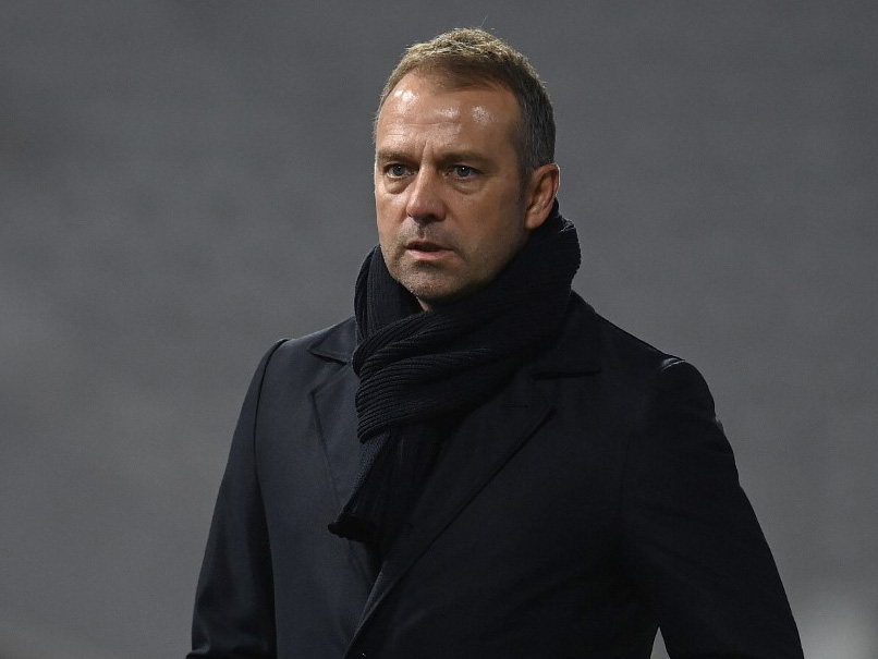 Champions League: Bayern Munich Manager Hansi Flick Lauds ''World-Class Goalkeeper'' Manuel Neuer After Defeating RB Salzburg