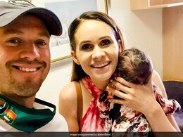 "Grateful Beyond Measure": AB De Villiers Welcomes "Beautiful Baby Girl", Shares Adorable Photo "Grateful Beyond Measure": AB De Villiers Welcomes "Beautiful Baby Girl", Shares Adorable Photo