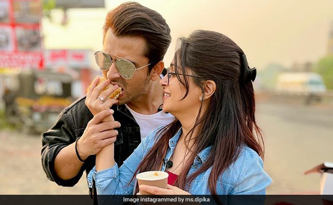 दीपिका कक्कड़ ने पति संग की स्कूटी की सवारी, रोमांटिक Photo और Video वायरल