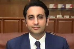 "Priority Is To Vaccinate Most Vulnerable": Adar Poonawalla To NDTV "Priority Is To Vaccinate Most Vulnerable": Adar Poonawalla To NDTV