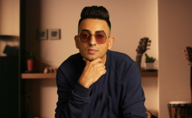 सिद्धार्थ धवन ने जिम में 7 साल पहले एक लड़की को देखकर Jind गाना लिखा था,  देखें Video